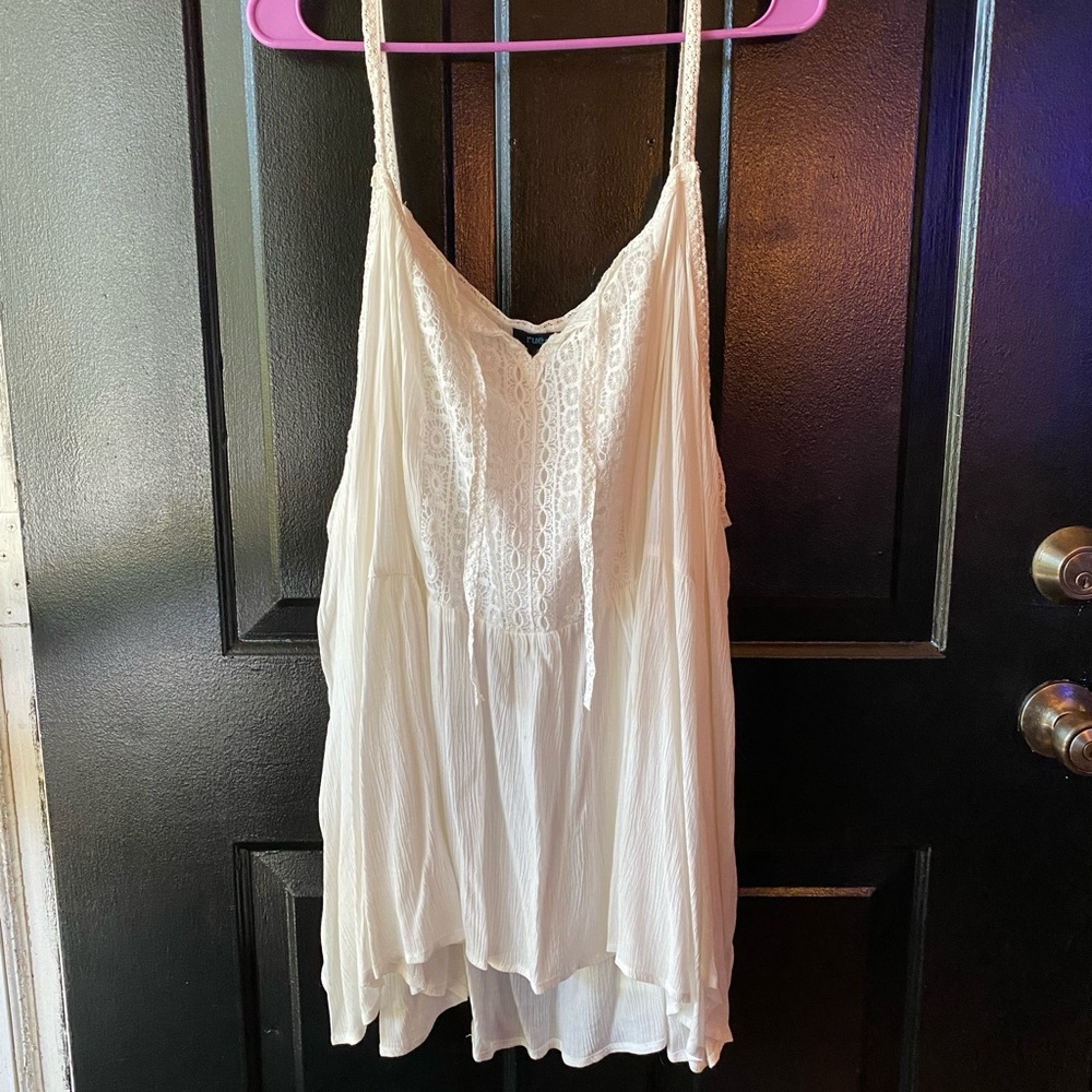 White cold shoulder blouse - Picture 7 of 8